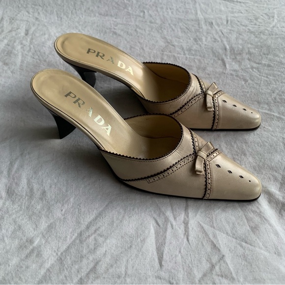 Vintage Prada Bow Leather Ribbon Pointy Toe Mules Heels Tan Cream - Picture 2 of 7